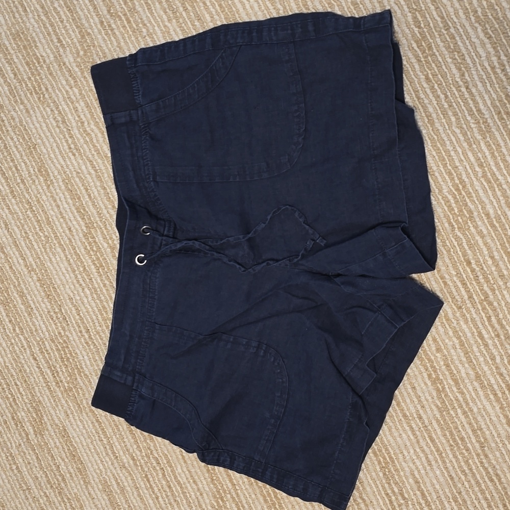 Women's linen shorts